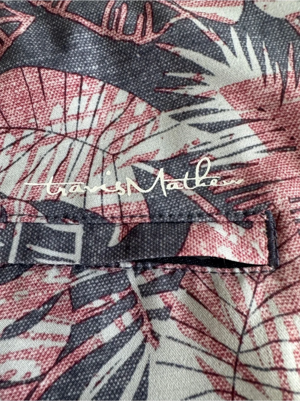 Travis Mathew Hawaiian Board Shorts Swim Trunks Size 34 Gray Pink with 10”Inseam